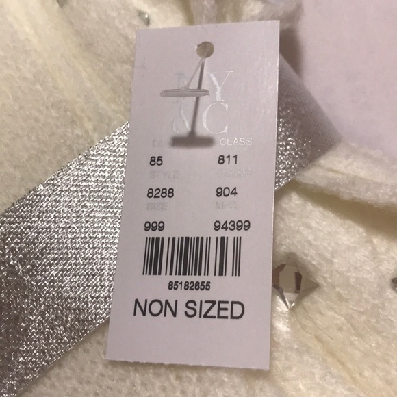 New York and Company Women’s Scarf and Glove Set - Picture 2 of 2